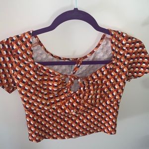 Adorable forever 21 crop top looks very vintage 70
